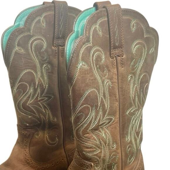ARIAT COWGIRL BOOTS LEGEND WESTERN SZ 7.5 SQUARE TOE EMBROIDERED HERITAGE ROUGH - Picture 15 of 16